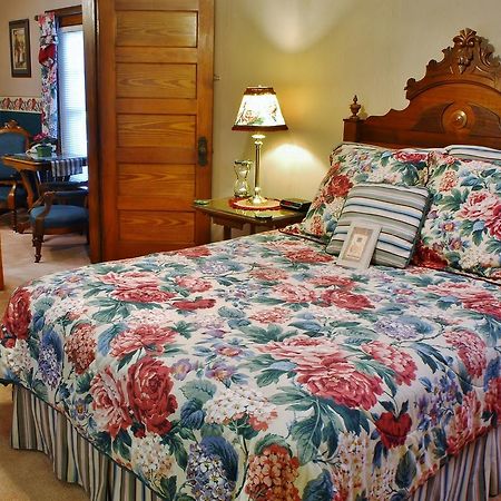 Arbor Hill Inn La Porte Luaran gambar