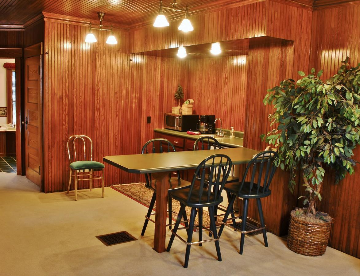 Arbor Hill Inn La Porte Luaran gambar