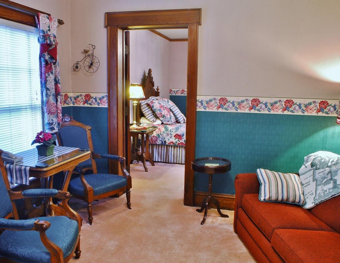 Arbor Hill Inn La Porte Luaran gambar